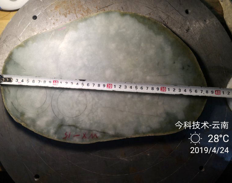 今科金剛石線切割機(jī)翡翠切割表面效果