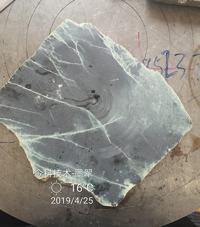 泰州今科金剛石線切割機(jī)加工實例：云南客戶翡翠品種墨翠切割效果