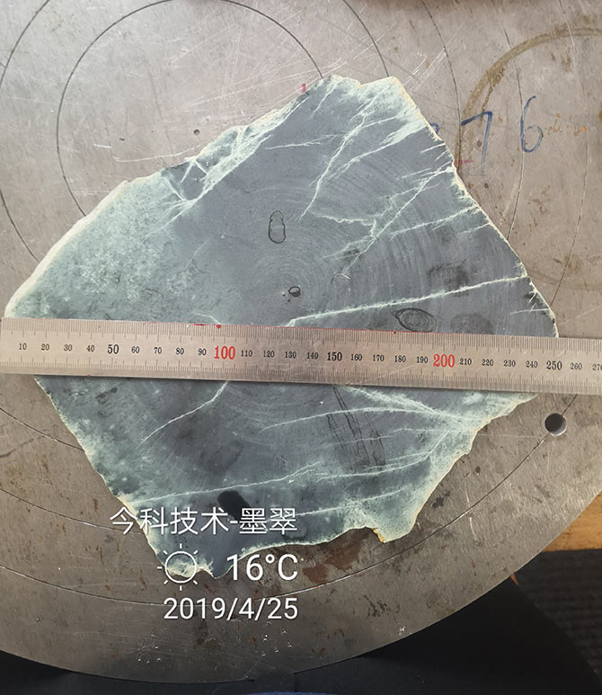 泰州今科金剛石線切割機(jī)加工實例：云南客戶翡翠品種墨翠切割效果