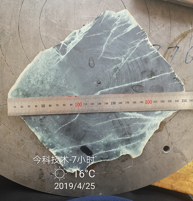 泰州今科金剛石線切割機(jī)加工實例：云南客戶翡翠品種墨翠切割效果