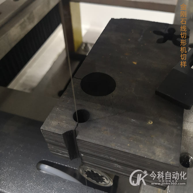 泰州今科GKCX3429A型金剛石線切形機(jī)切割樣件，石墨圓柱切割圖片
