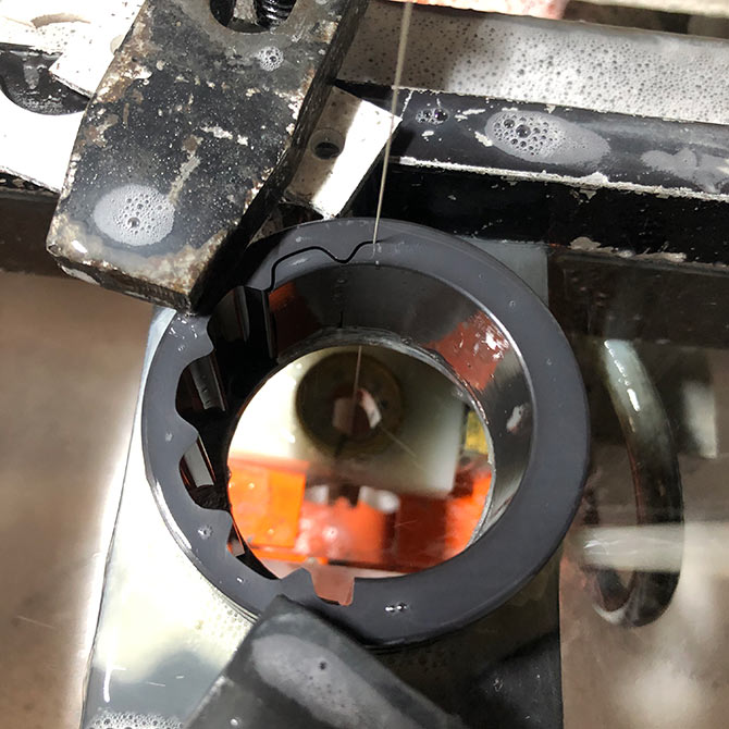 泰州今科C型金剛石線切形機(jī)加工實(shí)例：切割剛玉內(nèi)齒輪