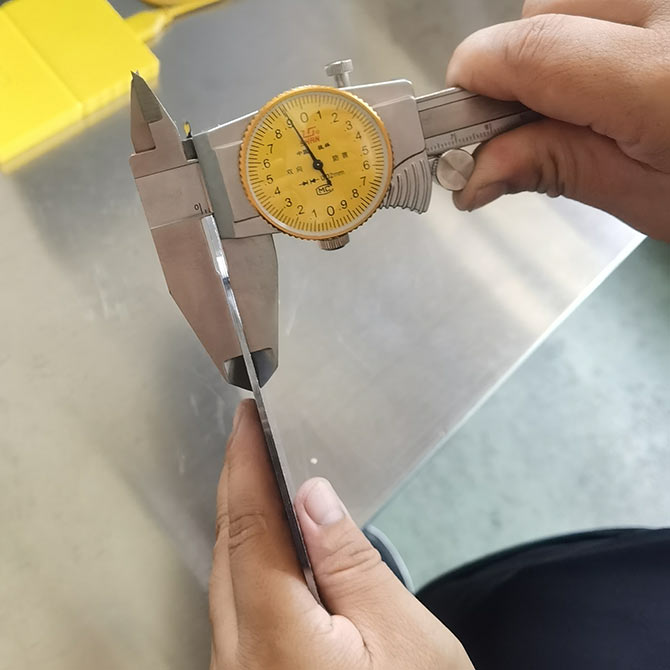 加工實例/客戶φ200mm單晶硅14~15分鐘切一片效果