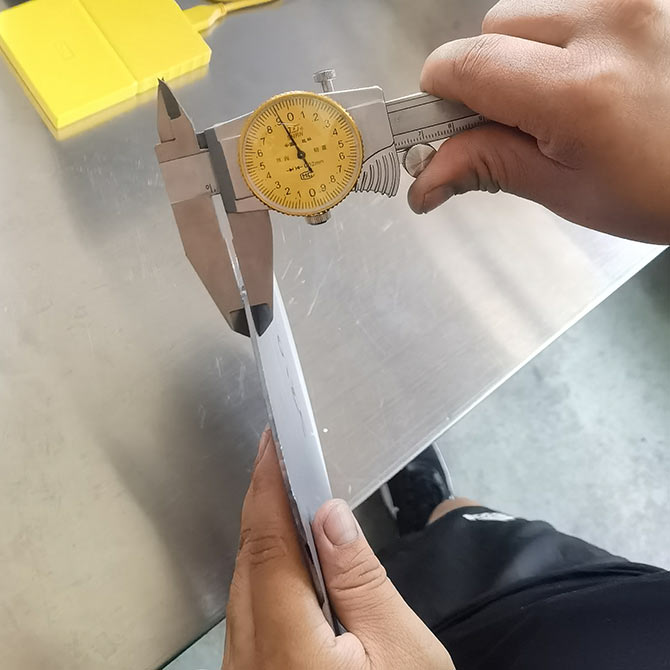 加工實例/客戶φ200mm單晶硅14~15分鐘切一片效果