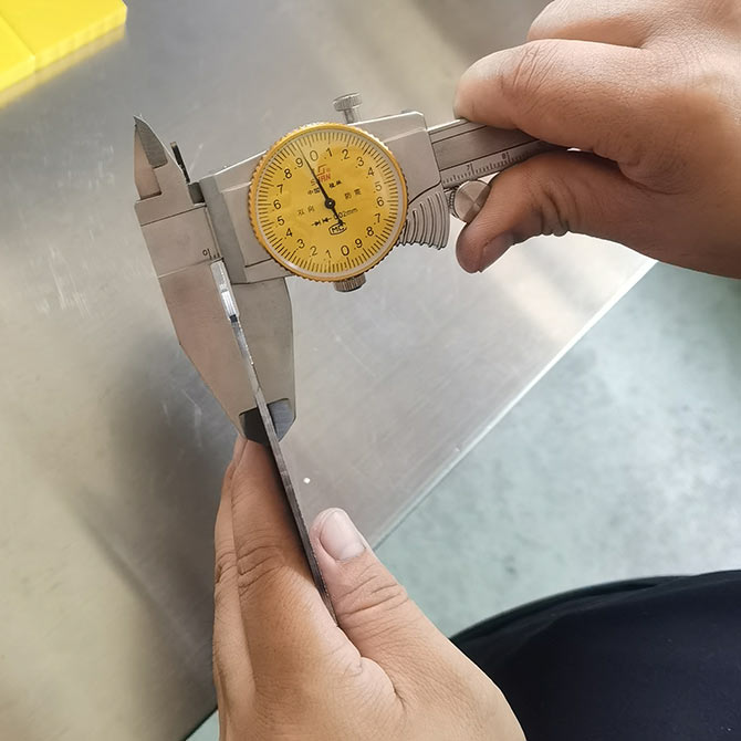 加工實例/客戶φ200mm單晶硅14~15分鐘切一片效果