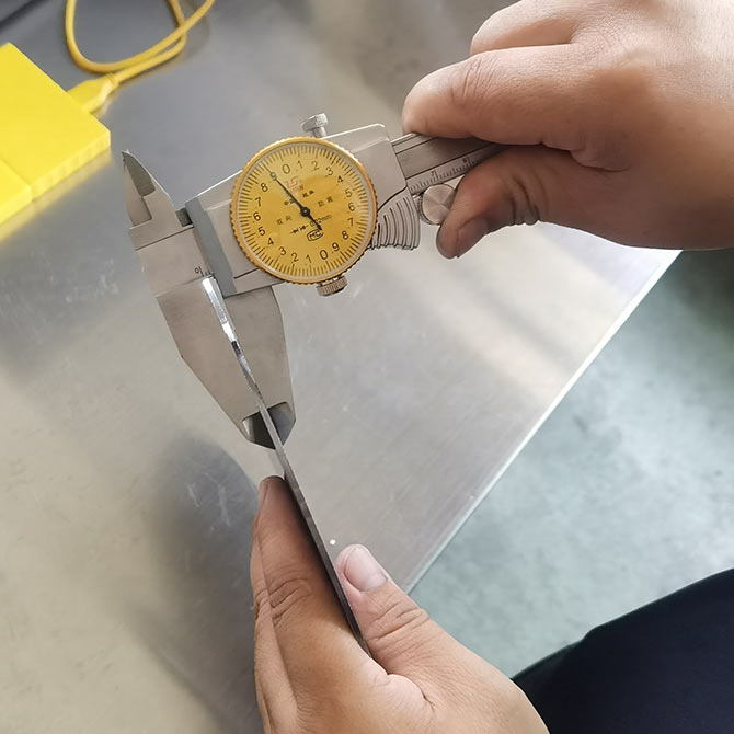 加工實例/客戶φ200mm單晶硅14~15分鐘切一片效果