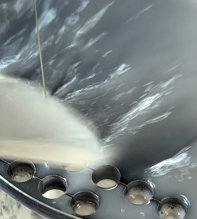 單拋硅片切樣，單拋硅片切割設(shè)備，單拋硅片切割機(jī)，金剛石線切割機(jī)，半導(dǎo)體材料切樣，今科技術(shù)