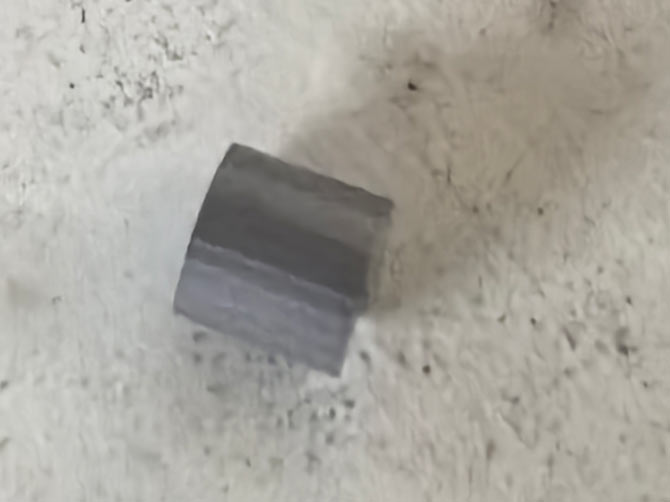 單拋硅片切樣，單拋硅片切割設(shè)備，單拋硅片切割機(jī)，金剛石線切割機(jī)，半導(dǎo)體材料切樣，今科技術(shù)